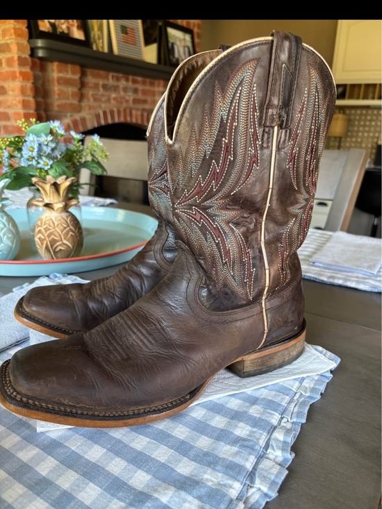 Ariat Other - Ariat size 9.5 D Brown Leather Western Cowboy Boots with Embroidered Shaft.